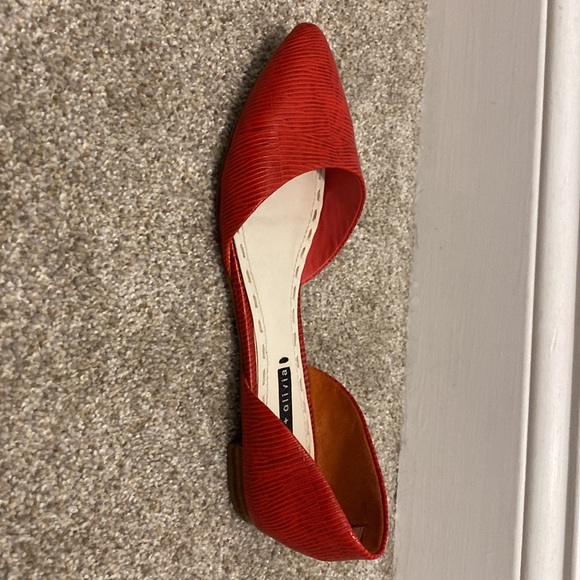Alice + olivia red pointed toe leather flats. Size 40. - Picture 8 of 12
